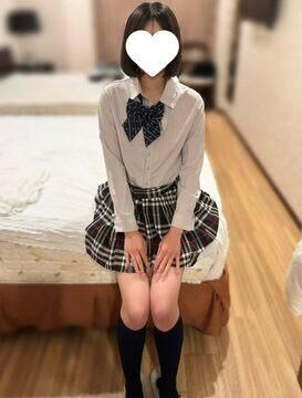 制服の下の