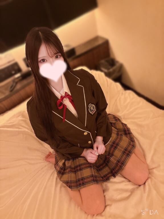 制服似合ってるかな