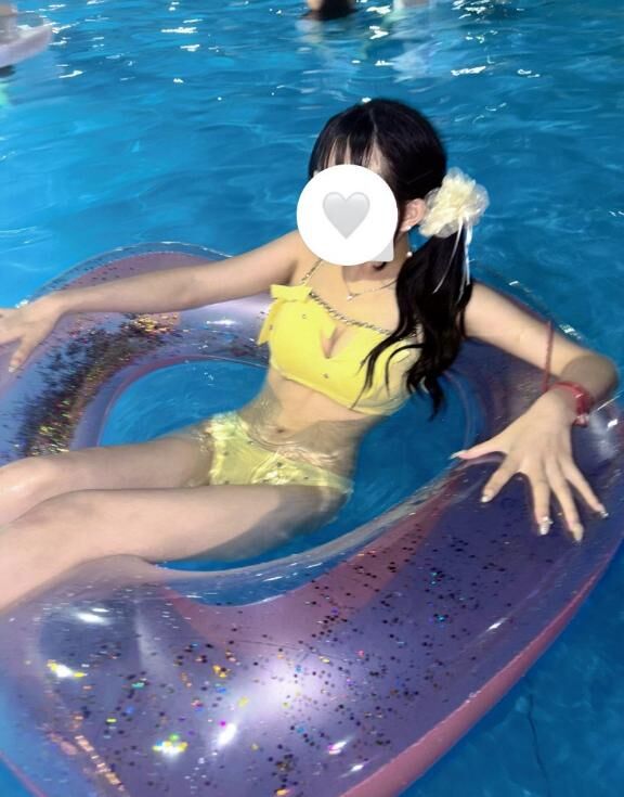 プール行った～！！