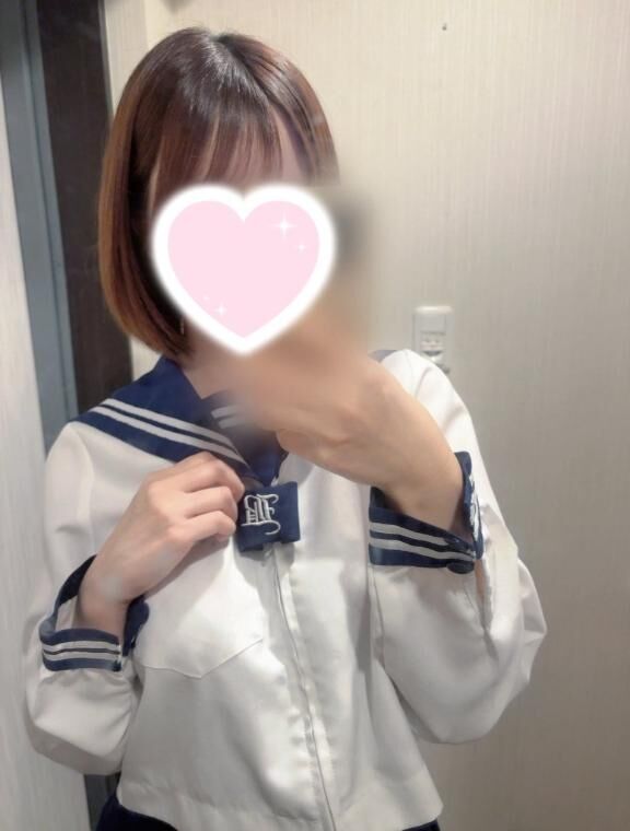 ８月?